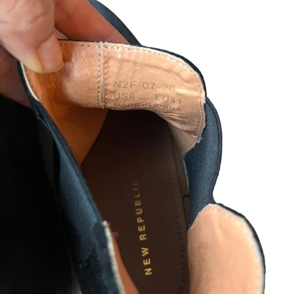 Republic Sonoma suede Chelsea boots in triple black size 8.